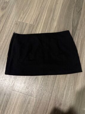 Classic Black Mini Skirt - Women's Simple Straight Cut